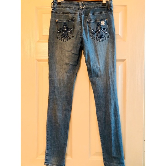 Distressed jeans - Picture 2 of 3